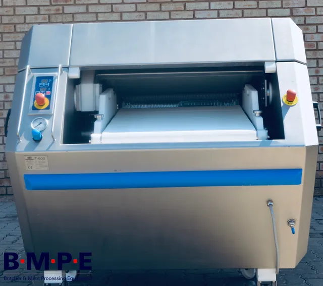 Refurbished Nowicki T-600 crate and tray washer, front view with control panel