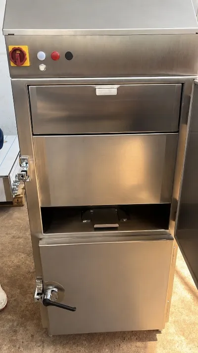 The Kerres smoking unit before installation